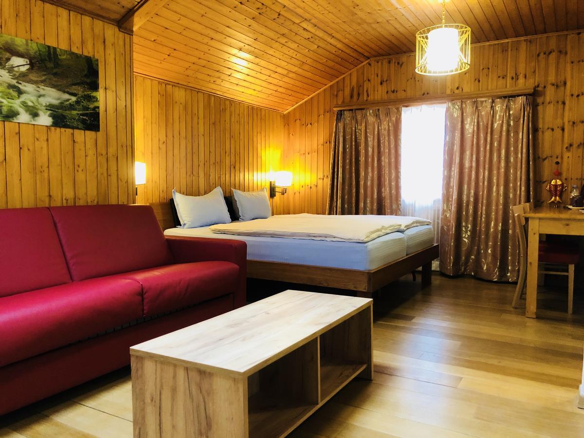 Qi-Lin Hotel Restaurant Ayer Экстерьер фото