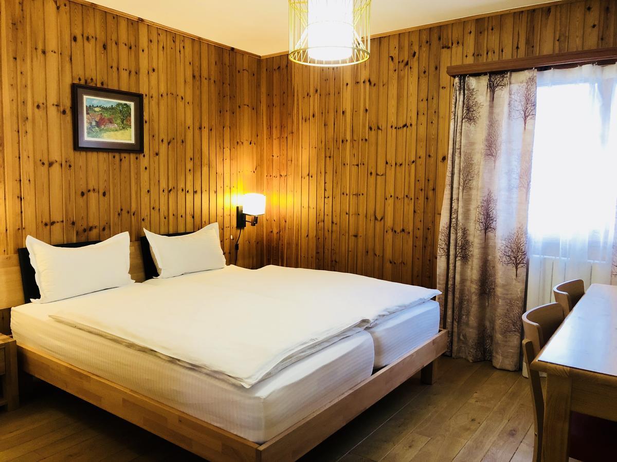 Qi-Lin Hotel Restaurant Ayer Экстерьер фото