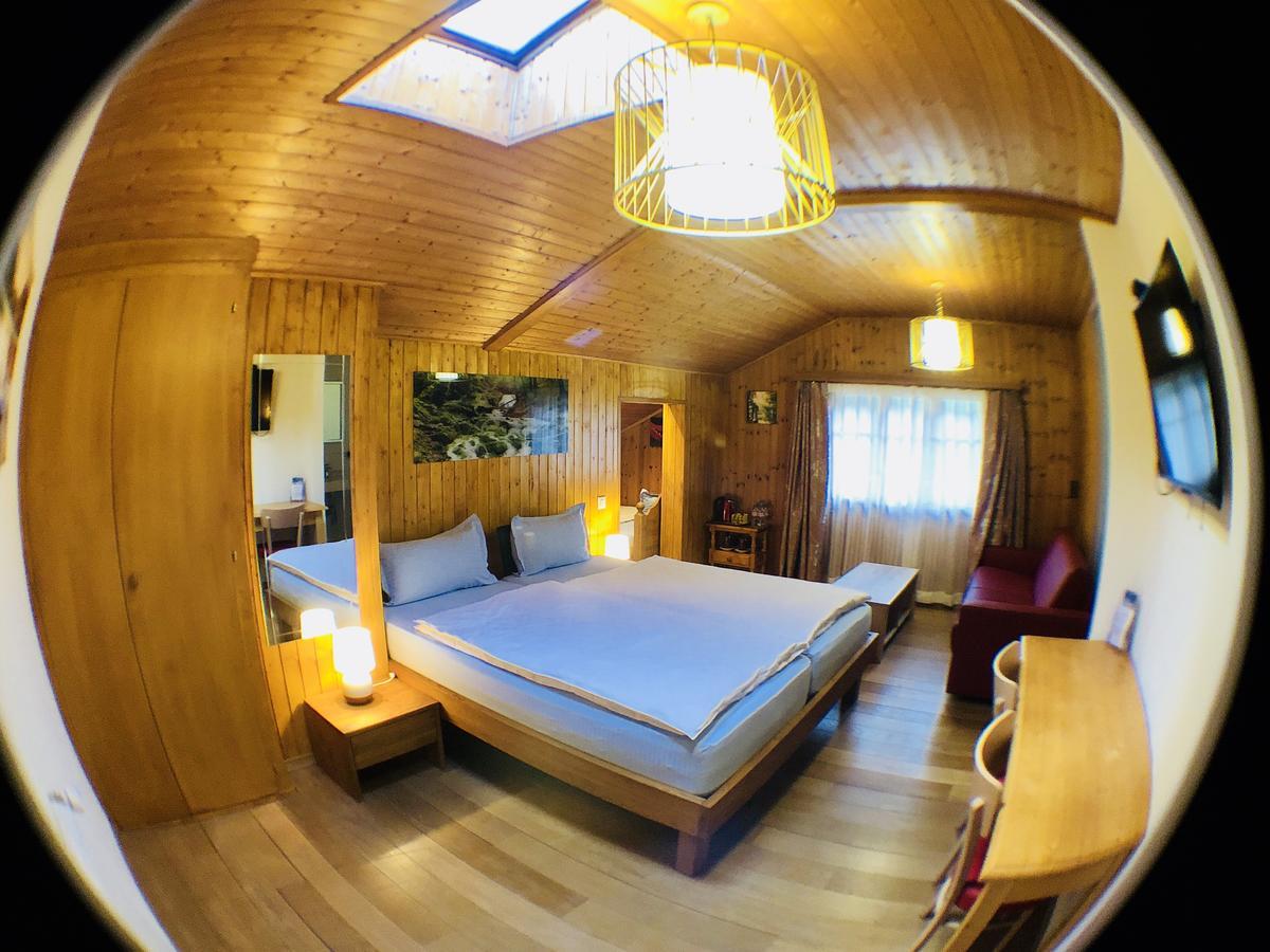 Qi-Lin Hotel Restaurant Ayer Экстерьер фото