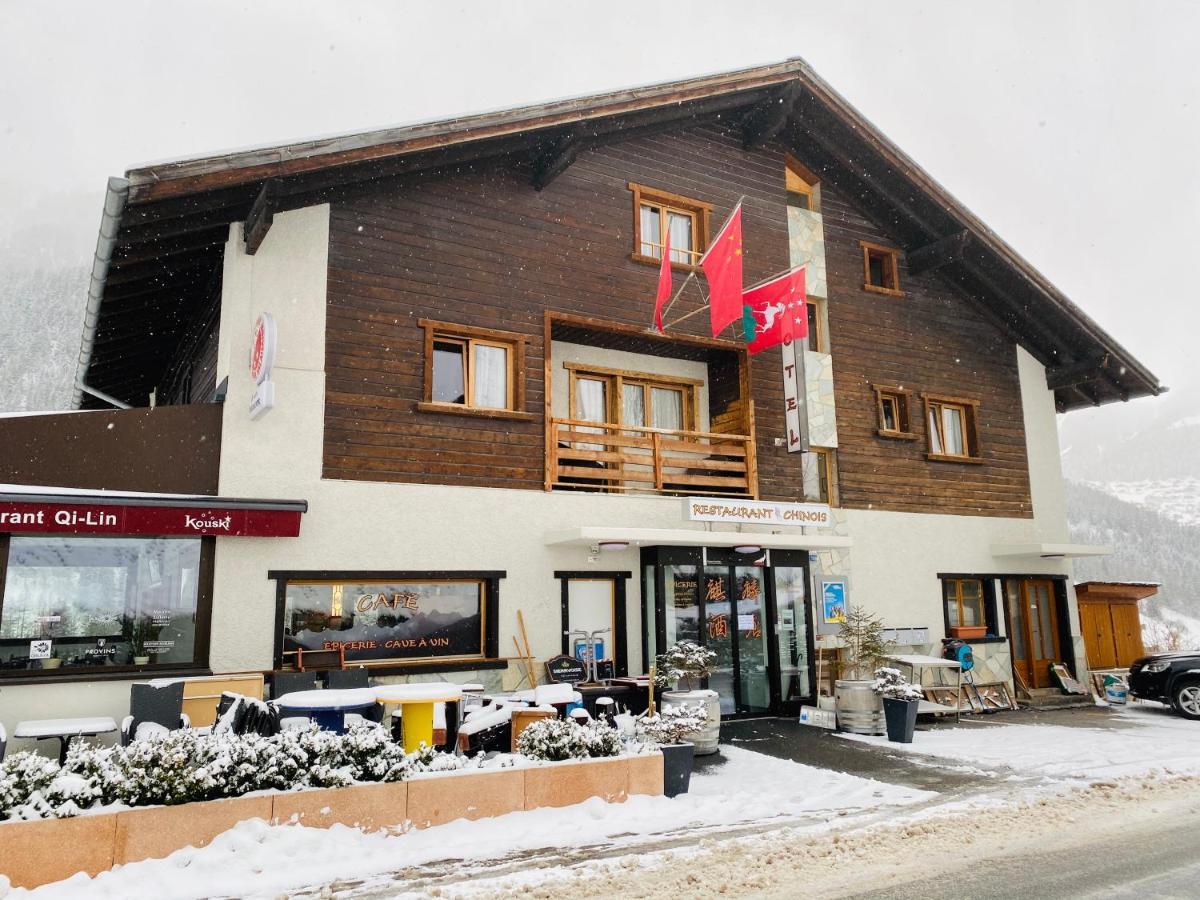 Qi-Lin Hotel Restaurant Ayer Экстерьер фото
