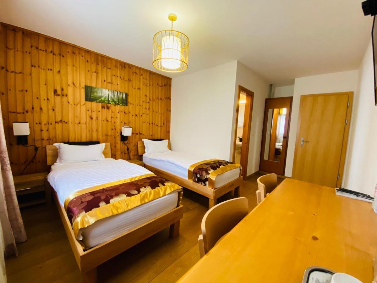 Qi-Lin Hotel Restaurant Ayer Экстерьер фото