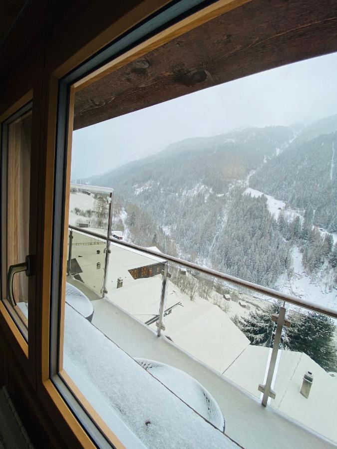 Qi-Lin Hotel Restaurant Ayer Экстерьер фото