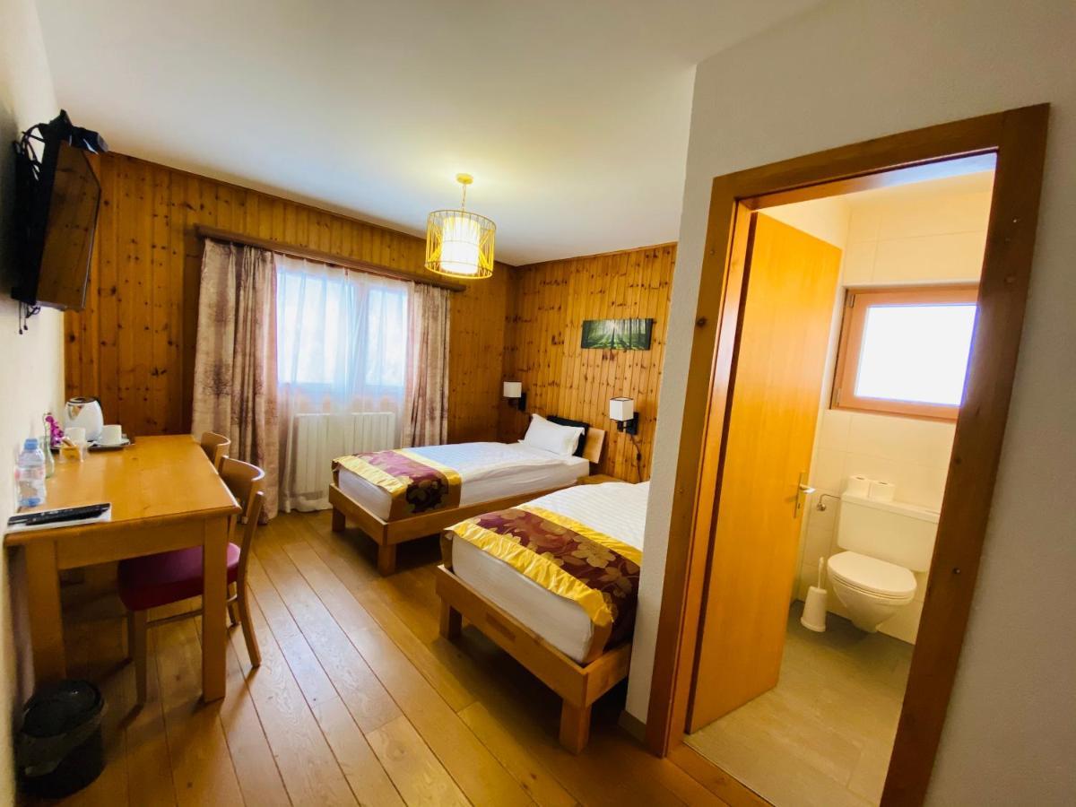 Qi-Lin Hotel Restaurant Ayer Экстерьер фото