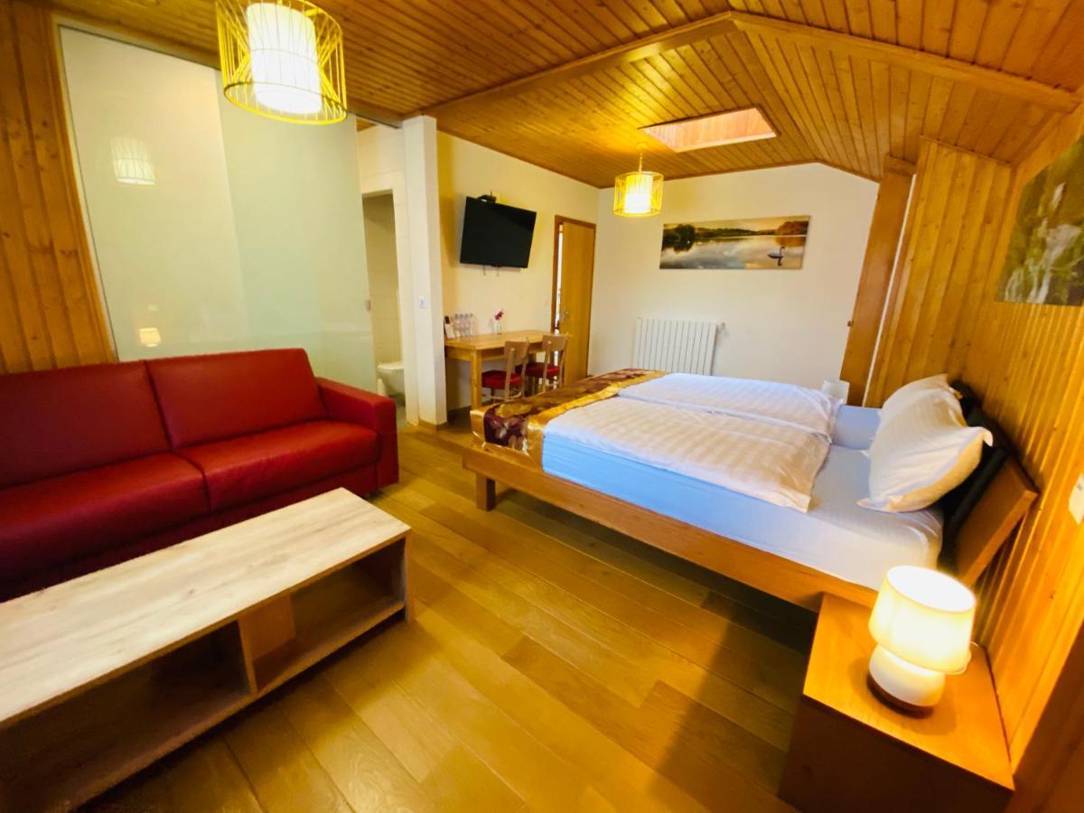 Qi-Lin Hotel Restaurant Ayer Экстерьер фото